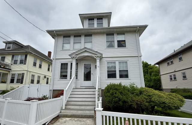 78 Hunnewell Avenue photos photos