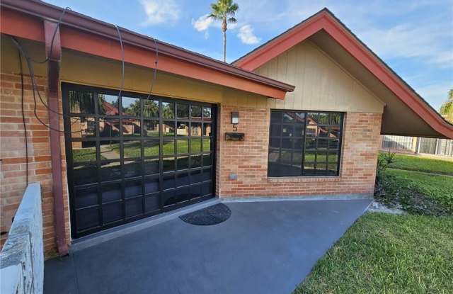 800 E Dallas Avenue - 800 East Dallas Avenue, McAllen, TX 78501