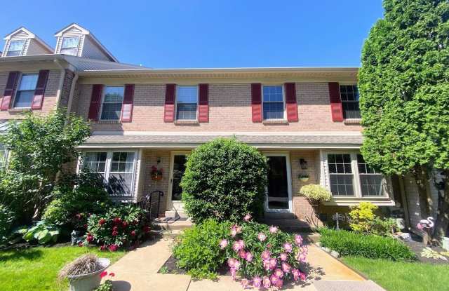 618 SHROPSHIRE DRIVE photos photos