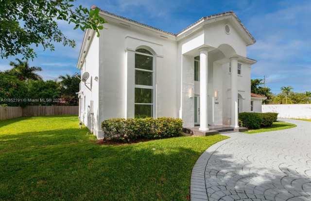18400 SW 77th Ct photos photos
