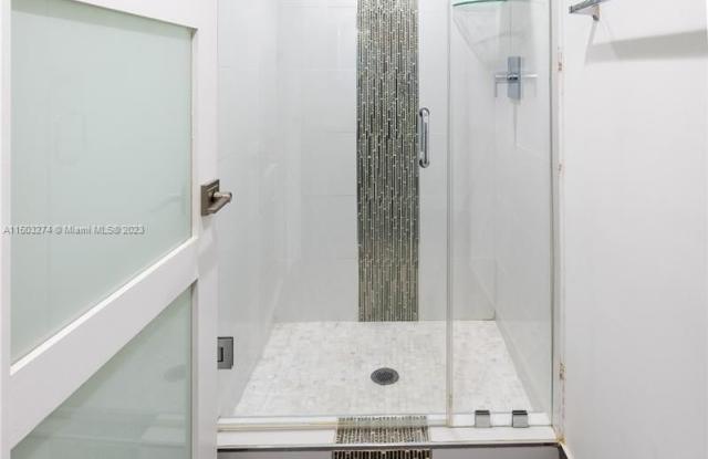 4538 SW 1st St - 4538 Southwest 1st Street, Miami, FL 33134