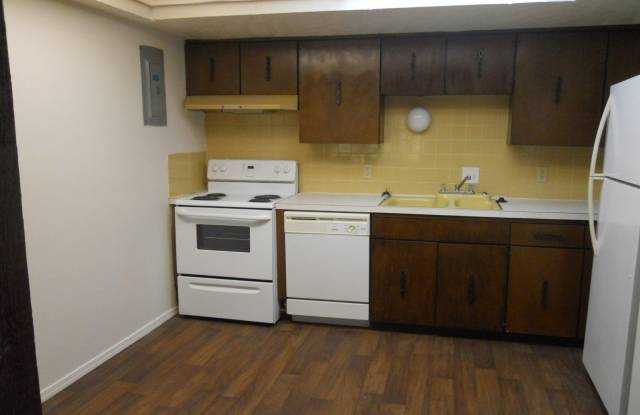 2004 West 27th Street Gallery 4