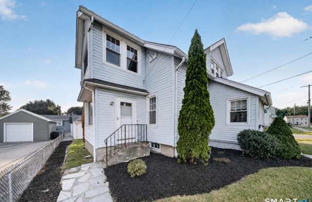 78 Waverly Avenue Gallery 1