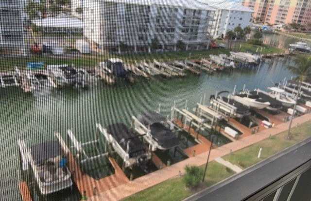 4471 Bay Beach Lane Gallery 4