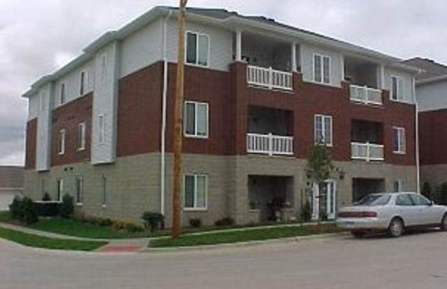 2 Bedroom Condo in amazing neighborhood on Iowa City NE Side - 4375 York Place, Iowa City, IA 52245