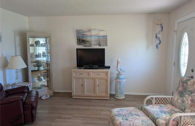 4450 93RD Terrace N Gallery 3