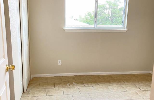 4024 MOONLIGHT Avenue photos photos