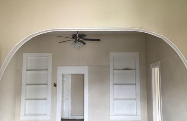 Prime Location, Endless Potential 3BR/1BA Haven Gallery 4
