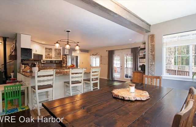 1600 Penn Cove Rd Gallery 2
