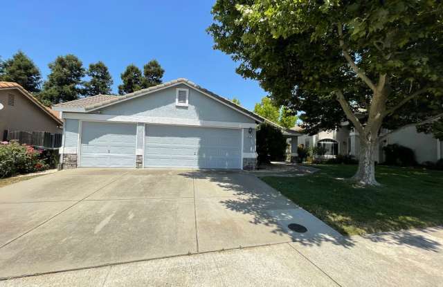 Spacious 4-Bedroom, 2-Bath Single-Story Home with 3-Car Garage – Available June 20, 2025 photos photos