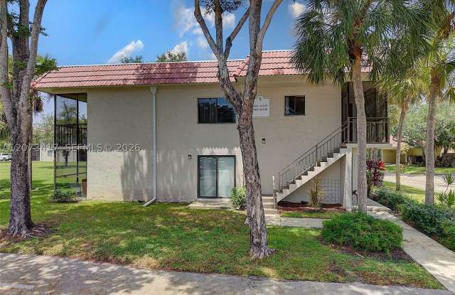 16252 Laurel Dr Gallery 2
