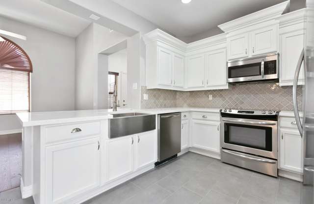 26313 N BABBLING BROOK Drive Gallery 3