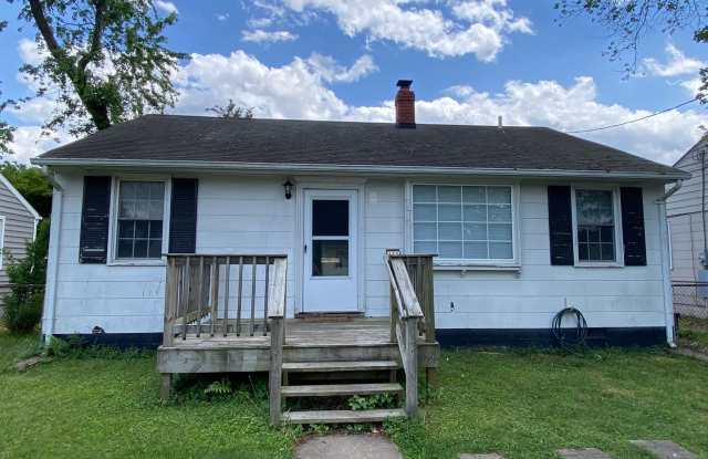 Three Beds, One Bath in Highland Springs. Available now! photos photos
