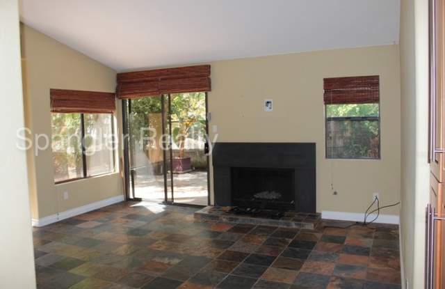 625 Poinsettia Park North Gallery 4