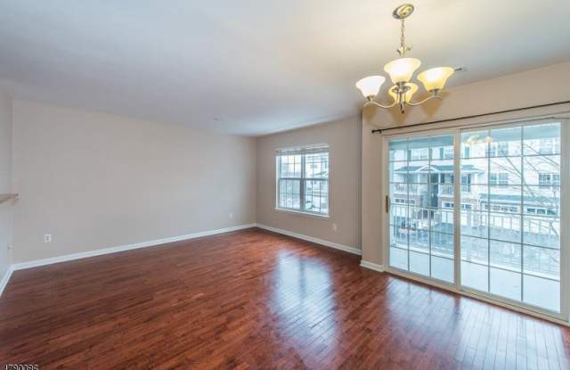 409 Dalton Ct Gallery 2
