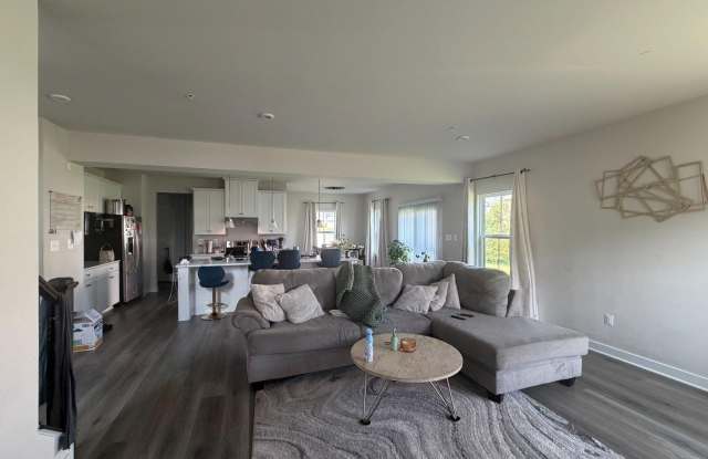 7535 BLUE SUN Drive Gallery 3