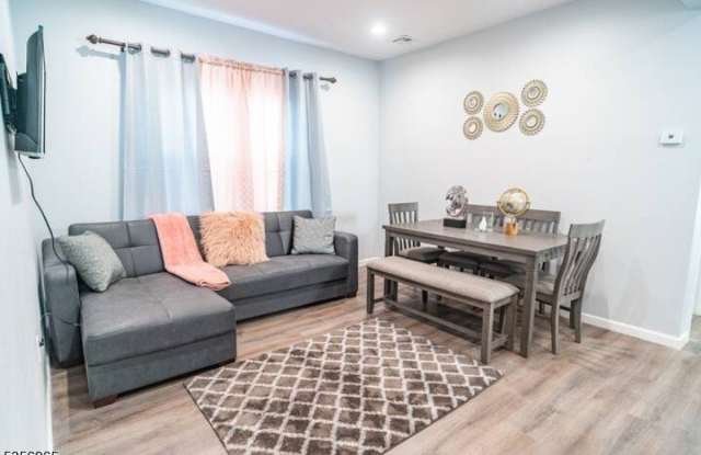 135 Fabyan Pl photos photos