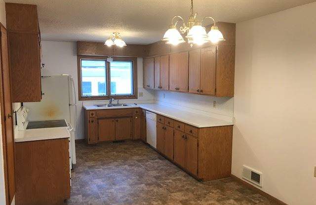 748 Minnehaha Avenue W Gallery 2