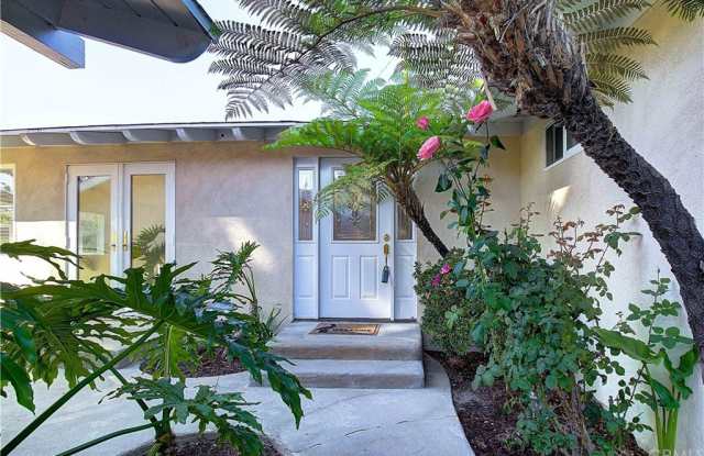 5563 Shoreview Gallery 2