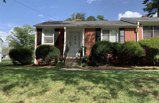 Adorable 2 Bedroom End Unit Convenient to W. Friendly Ave photos photos Adorable 2 Bedroom End Unit Convenient to W. Friendly Ave photos photos