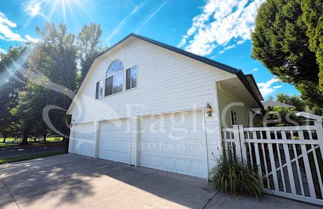 Brand-New Studio Apartment with Blue Mountain Views – Utilities Included! photos photos