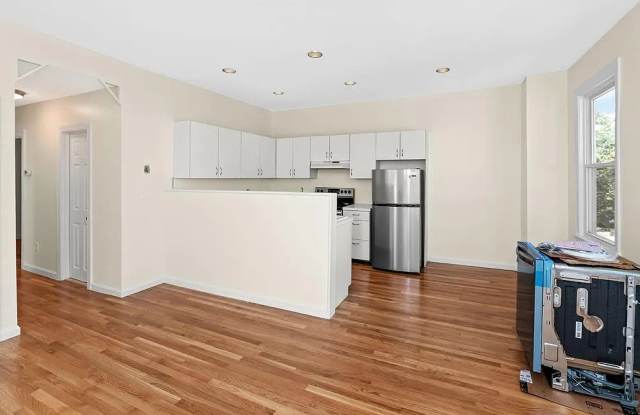 332 Bunker Hill St # 2 Gallery 4