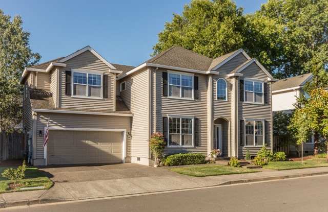 Desirable Applewood Park 4 Bedroom 2.5 Bathroom Home Available April 23!!! Gallery 4