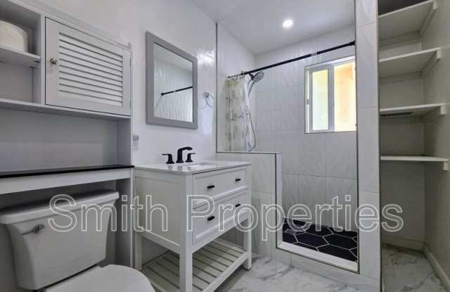 4550 W. 166th St photos photos