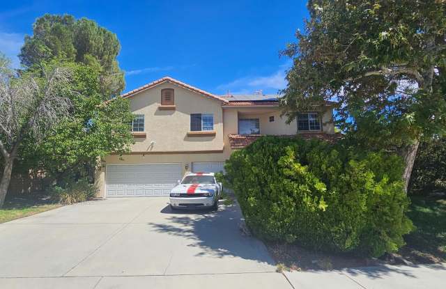 Spacious 5-bedroom, 4-bath home in Palmdale! photos photos Spacious 5-bedroom, 4-bath home in Palmdale! photos photos