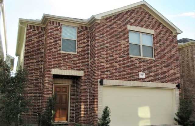 3717 Main Aspen Dr - 3717 Main Aspen Dr, Houston, TX 77025