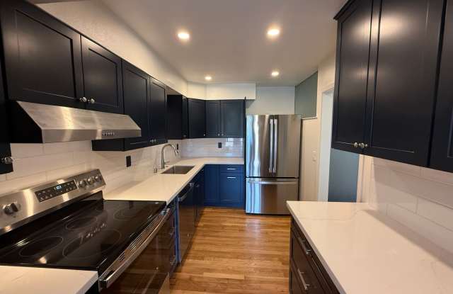 BEAUTIFUL, MODERN UPDATES. 2BD/1BA TIBURON CONDO. MOUNT TAM VIEWS! photos photos