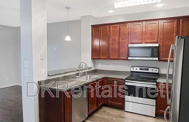 Room in 3 Bedroom Home at Stone Gate Way Gallery 4