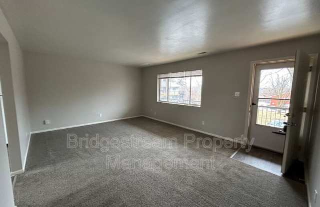 7837 N Main Street Gallery 2