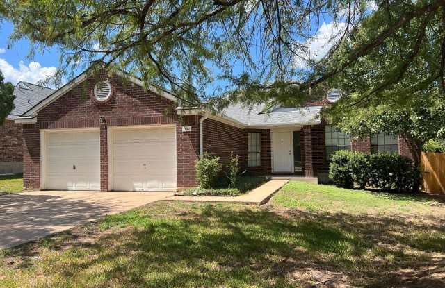 Beautiful Home With Spacious Kitchen and Back Yard photos photos