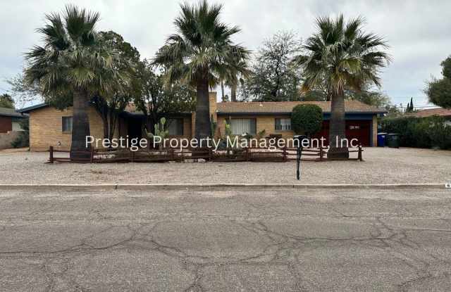 Spacious Central 3/2 Home w/ Split Floor Plan! - 4156 East Kilmer Street, Tucson, AZ 85711
