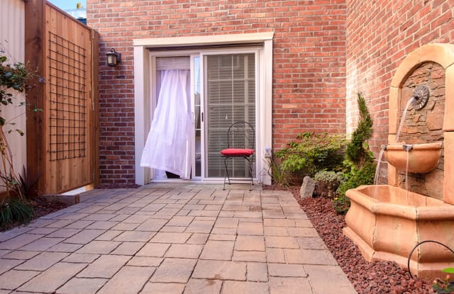 411 Bellevue Avenue East - 102 - 411 Bellevue Avenue East, Seattle, WA 98102