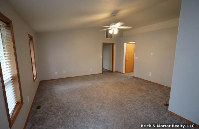 3 Bedroom, 2 bath house with A/C! photos photos