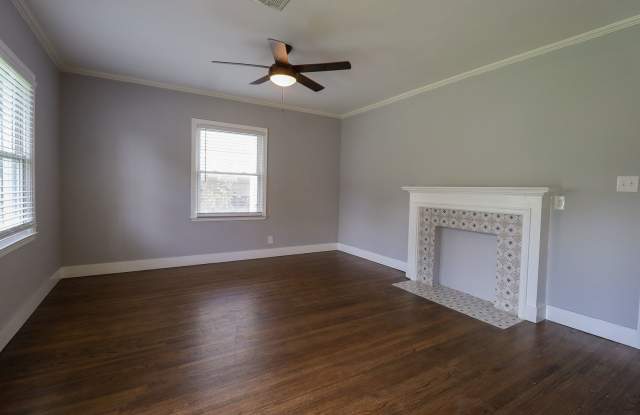 3 Bed | 1 Bath | Mid Town | $1400 Gallery 4