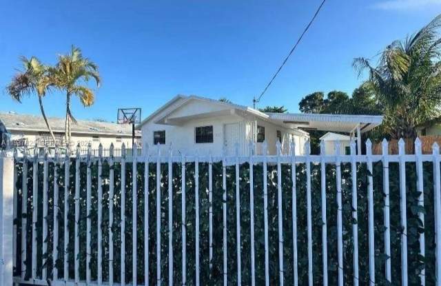 655 NW 2nd St photos photos