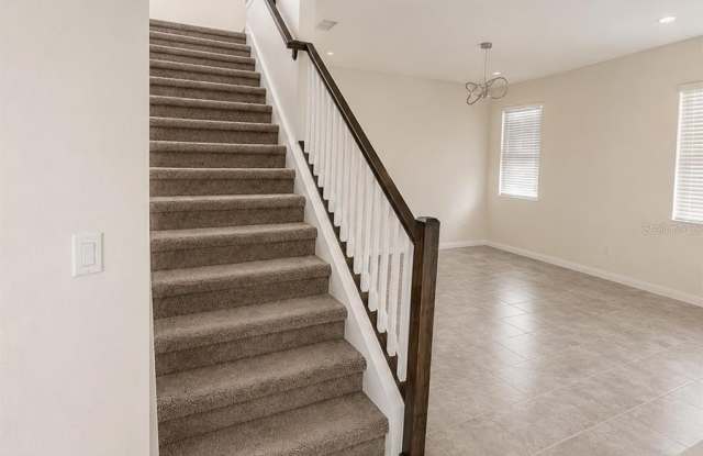 2440 VARENNA Loop Gallery 4