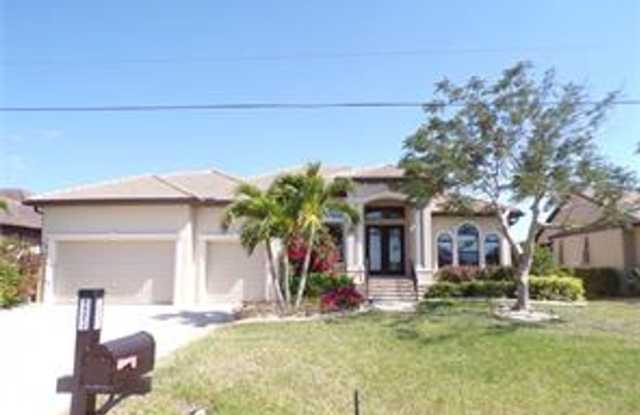 ANNUAL IMMACULATE, Furnished, 3-bedroom, 2-bathroom Luxury POOL home in Burnt Store Lakes photos photos