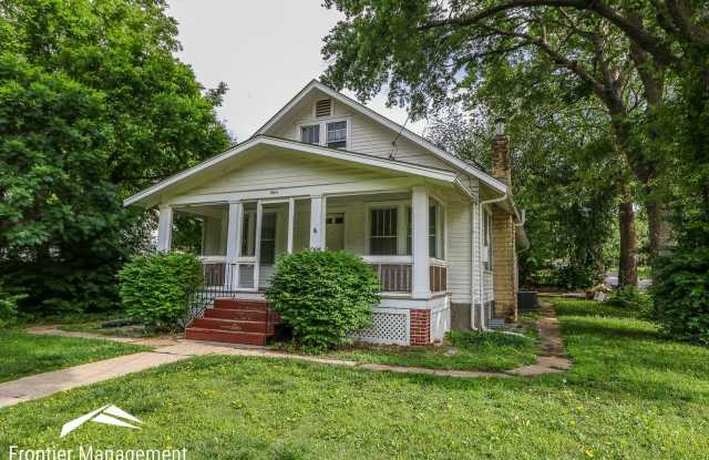 Beautiful Bungalow Located in Central Manhattan! - 1000 Ratone Street, Manhattan, KS 66502