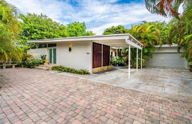 1810 Alamanda Drive photos photos