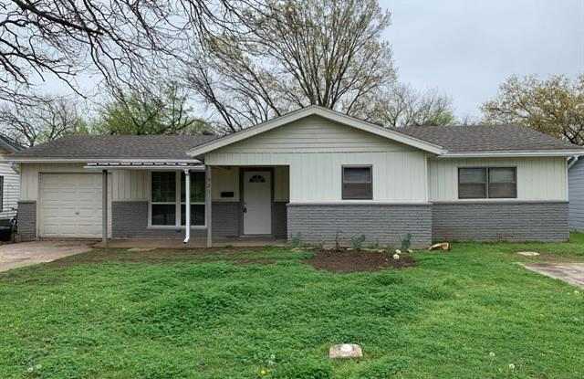 521 Elizabeth Lane - 521 Elizabeth Lane, Mansfield, TX 76063