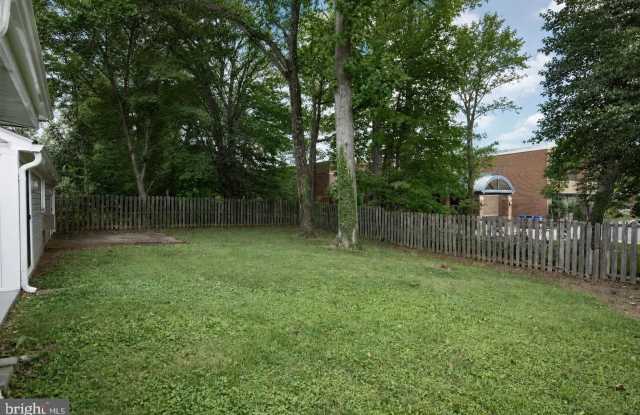 13802 MARIANNA Drive Gallery 3