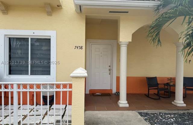 7458 NW 179th Ter Gallery 2