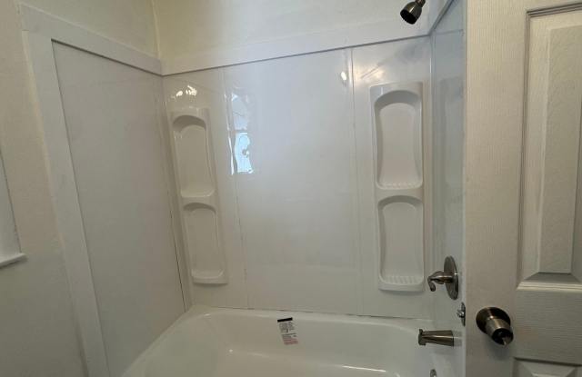 3 Bedroom Single Family House 3923 Moffett Ct in Mobile, AL 36618 Gallery 3