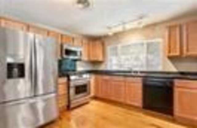 227 w 16th Avenue Gallery 3