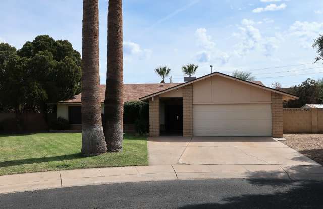 3933 S Oak St - 3933 South Oak Street, Tempe, AZ 85282