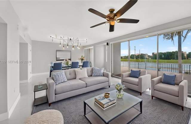 9179 Fontainebleau Blvd - 9179 Fontainebleau Boulevard, Fountainebleau, FL 33172 9179 Fontainebleau Blvd - 9179 Fontainebleau Boulevard, Fountainebleau, FL 33172